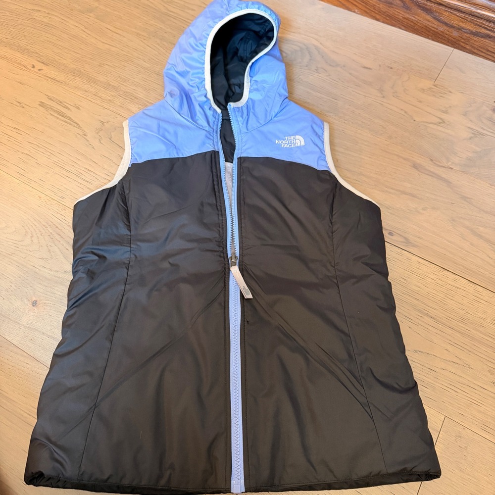 The North Face Girls Reversible Mossbud Swirl Vest Blue Black Grey Large 14/16